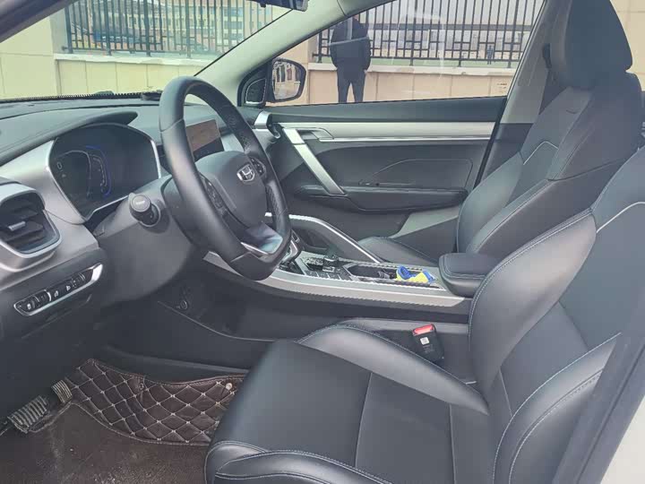 Фото 5 - Geely Coolray Hybrid