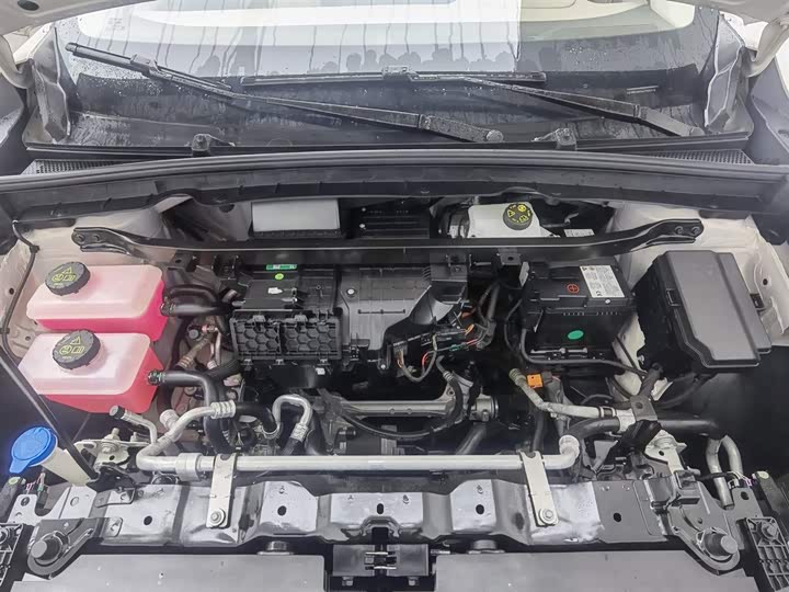 Фото 6 - MG Motor ES5