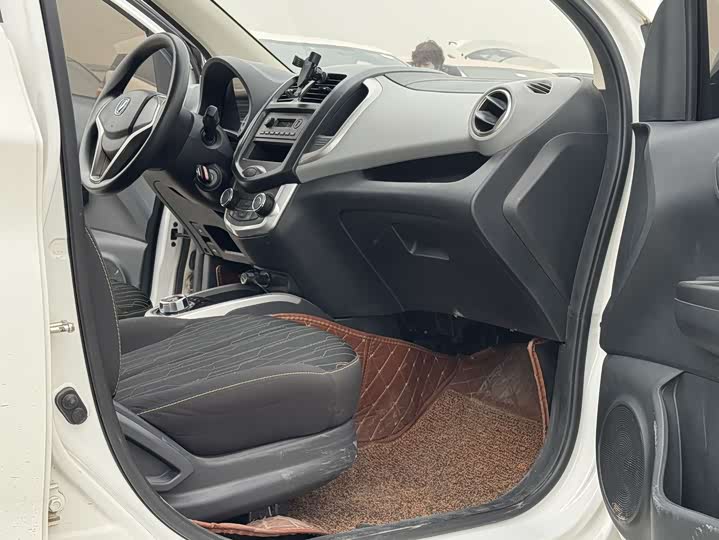 Фото 4 - Changan BenBen E-Star