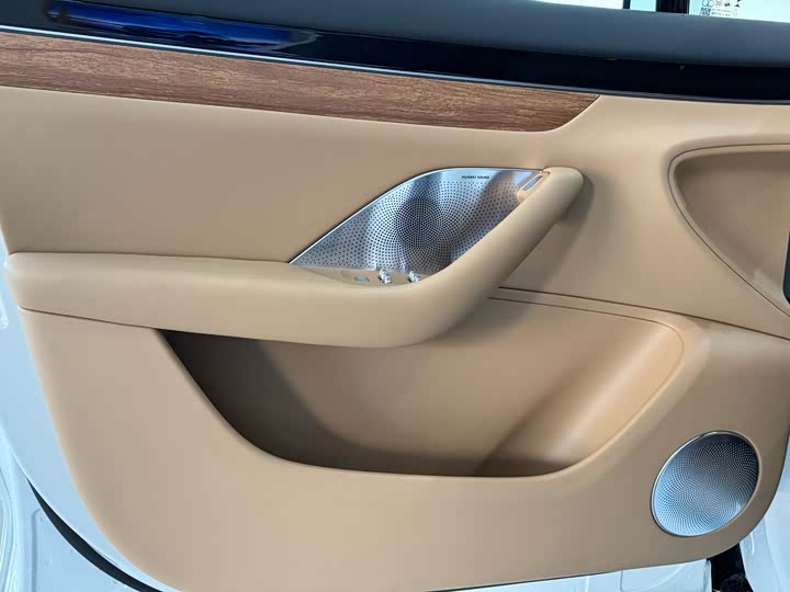 Фото 8 - Luxeed R7