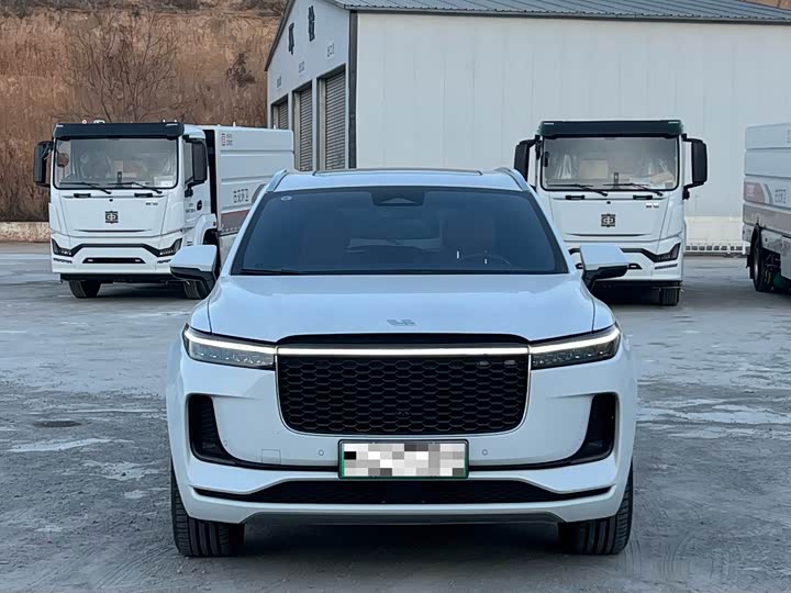 Фото 2 - LiXiang One