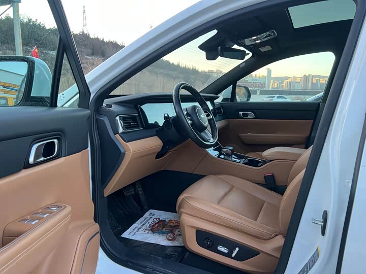 Фото 4 - LiXiang One