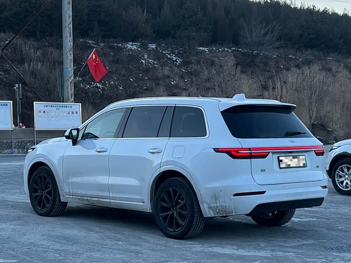 Фото 9 - LiXiang One