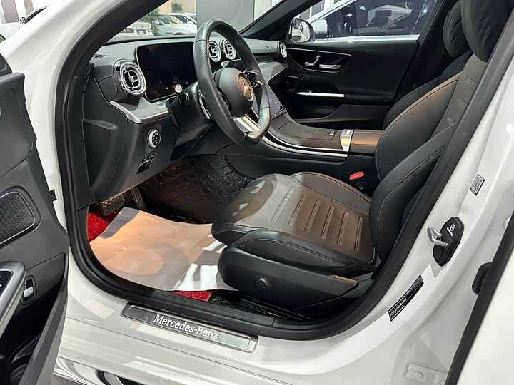 Фото 4 - Mercedes-Benz C-Class