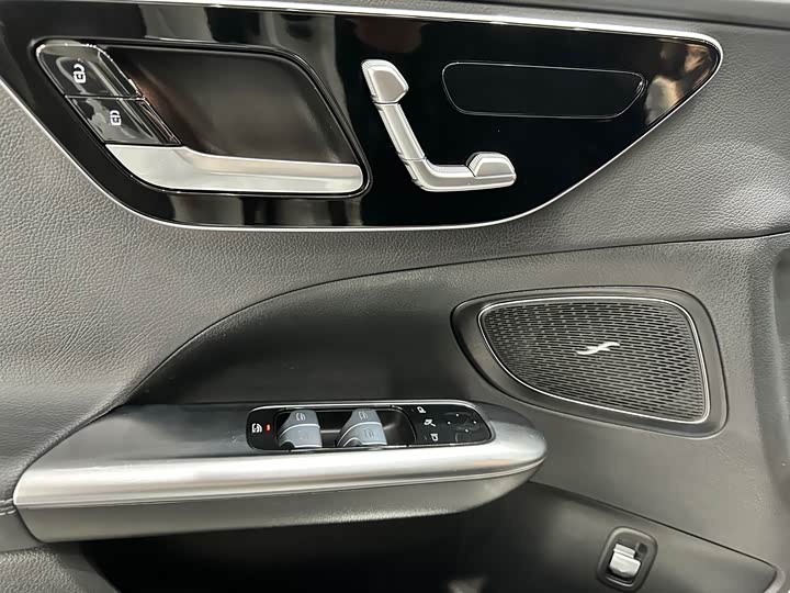 Фото 8 - Mercedes-Benz C-Class