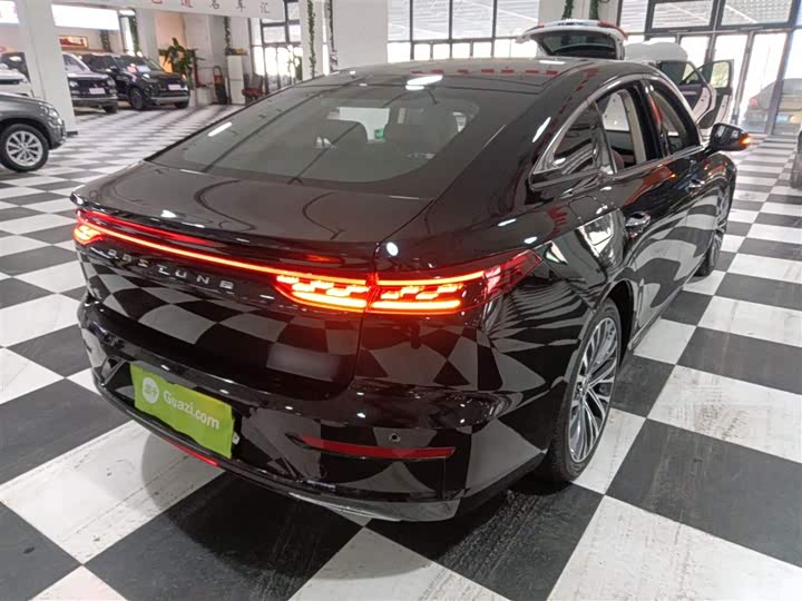 Фото 7 - Bestune B70