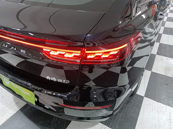 Фото 8 - Bestune B70