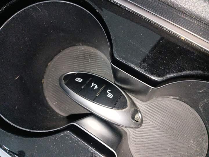 Фото 9 - Bestune B70