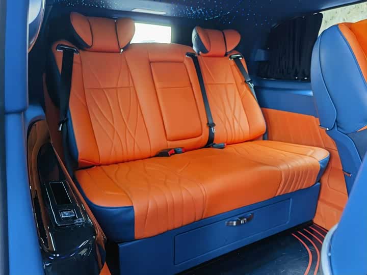 Фото 9 - Mercedes-Benz Vito