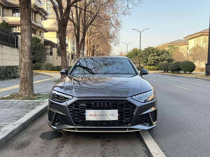 Фото 2 - Audi A4L