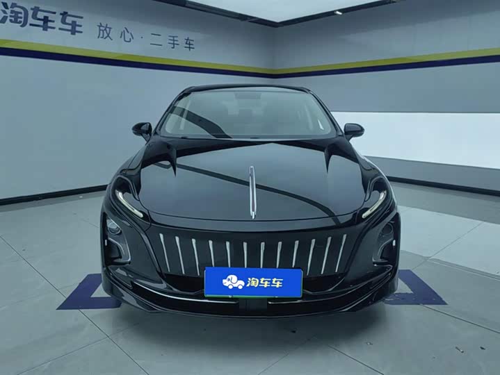 Фото 2 - Hongqi E-QM5