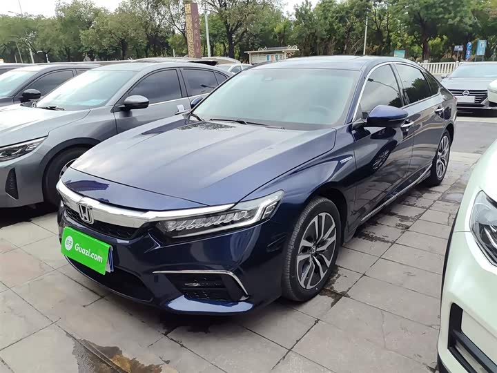 Фото 2 - Honda Inspire