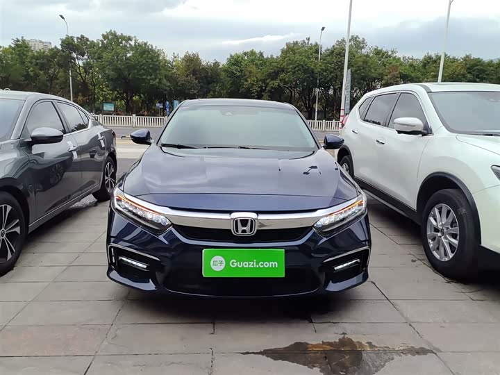 Фото 3 - Honda Inspire