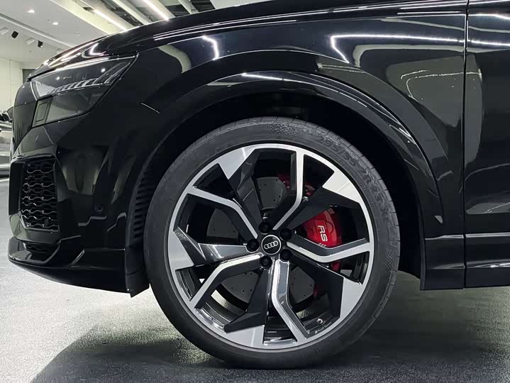 Фото 5 - Audi RS Q8