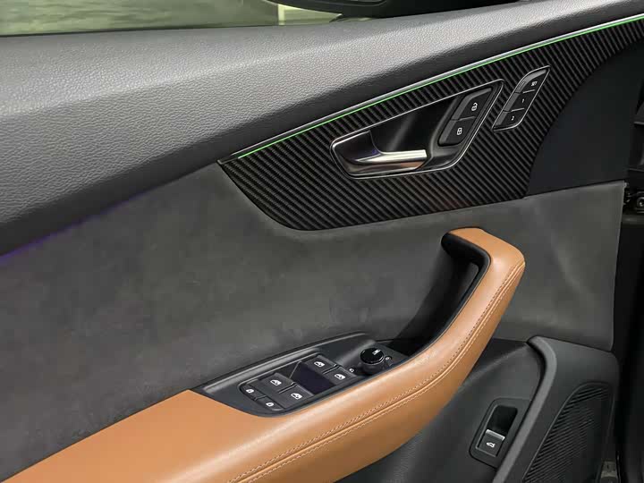 Фото 8 - Audi RS Q8