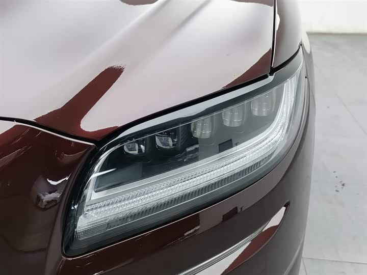 Фото 7 - Lincoln Nautilus