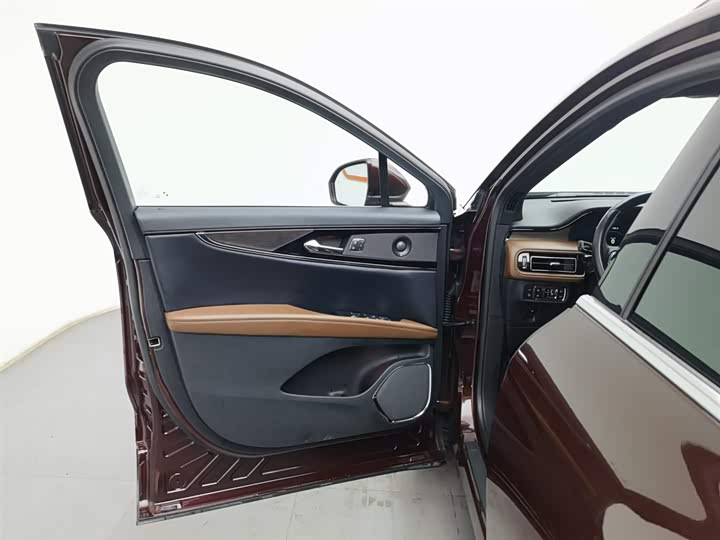 Фото 8 - Lincoln Nautilus