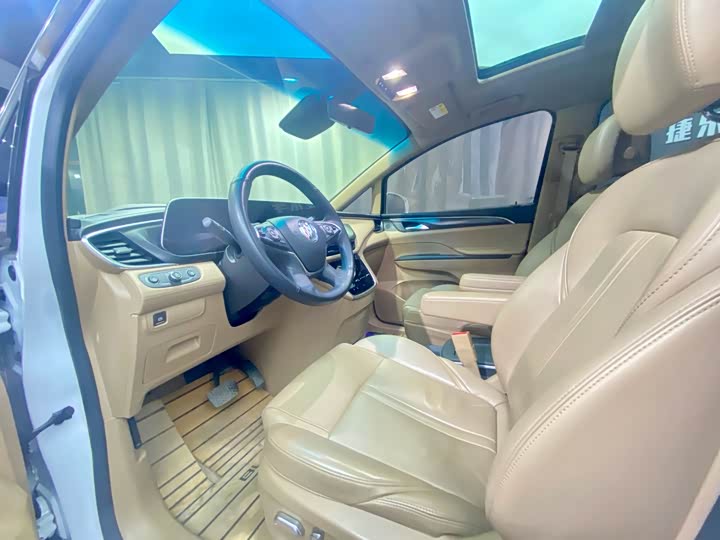 Фото 9 - Buick GL8 ES