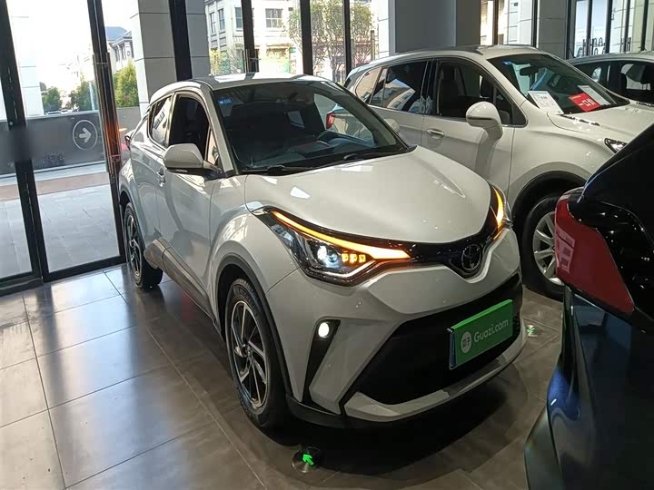 Фото 4 - Toyota C-HR
