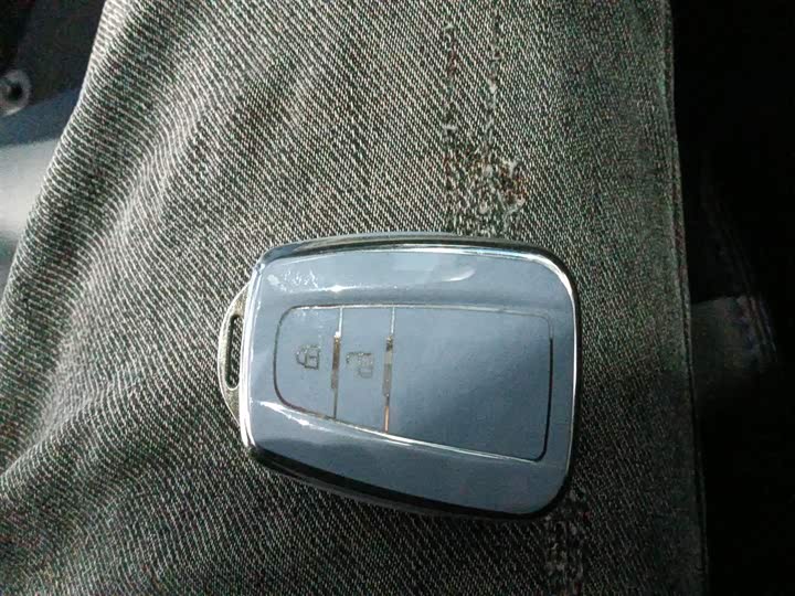 Фото 9 - Toyota C-HR