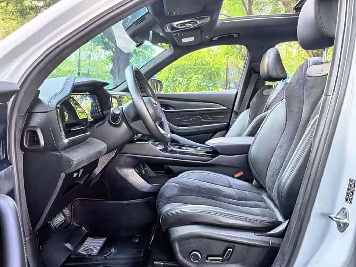 Фото 3 - Geely Monjaro