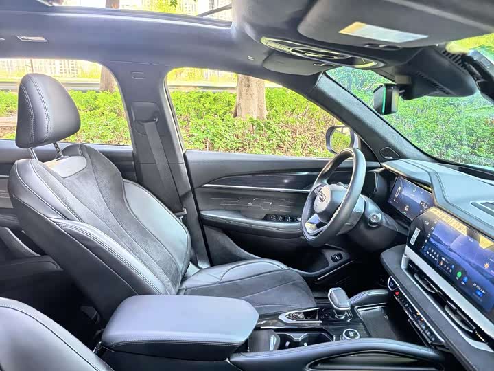 Фото 5 - Geely Monjaro