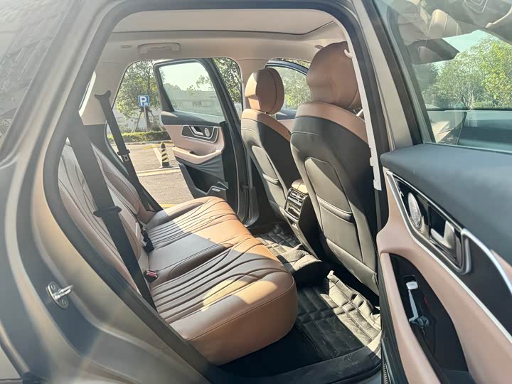 Фото 9 - Chery Tiggo 8L