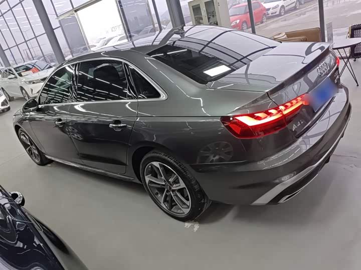 Фото 5 - Audi A4L