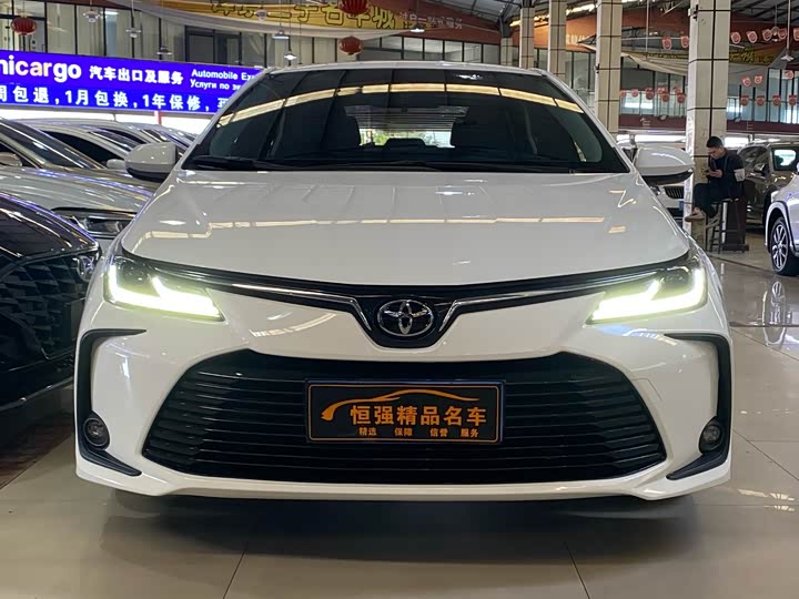 Фото 3 - Toyota Corolla