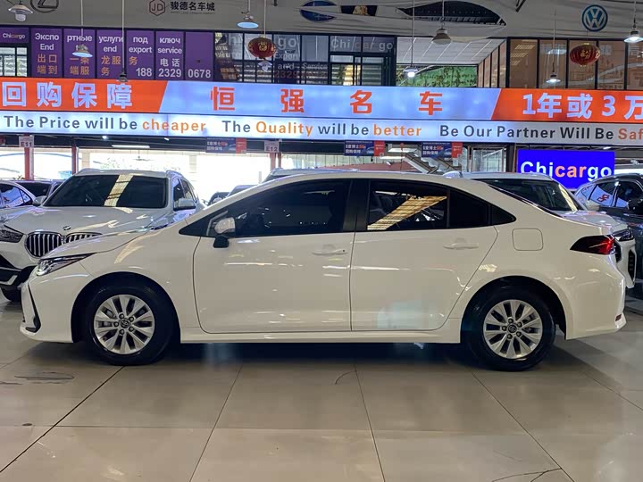 Фото 4 - Toyota Corolla