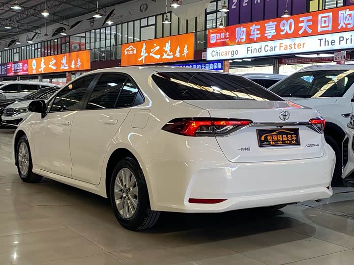 Фото 5 - Toyota Corolla