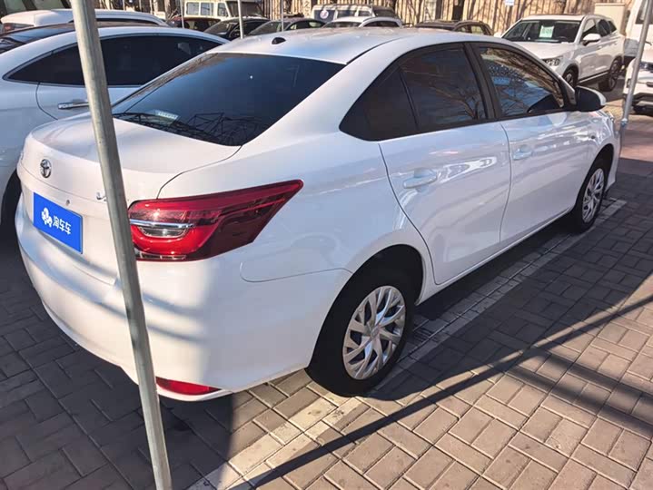 Фото 3 - Toyota Vios