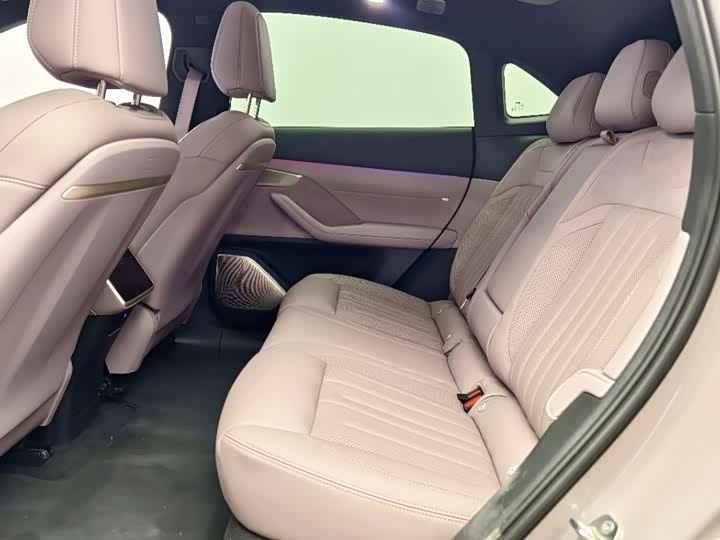 Фото 9 - Nio Onvo L60