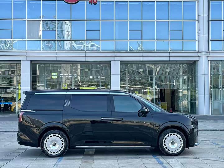 Фото 5 - Zeekr 009