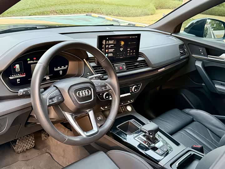 Фото 8 - Audi Q5L