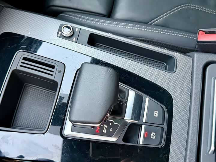 Фото 9 - Audi Q5L