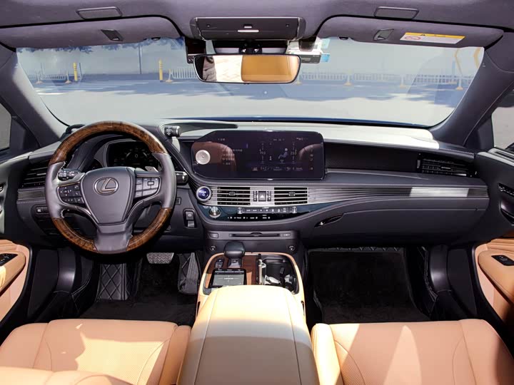 Фото 7 - Lexus LS