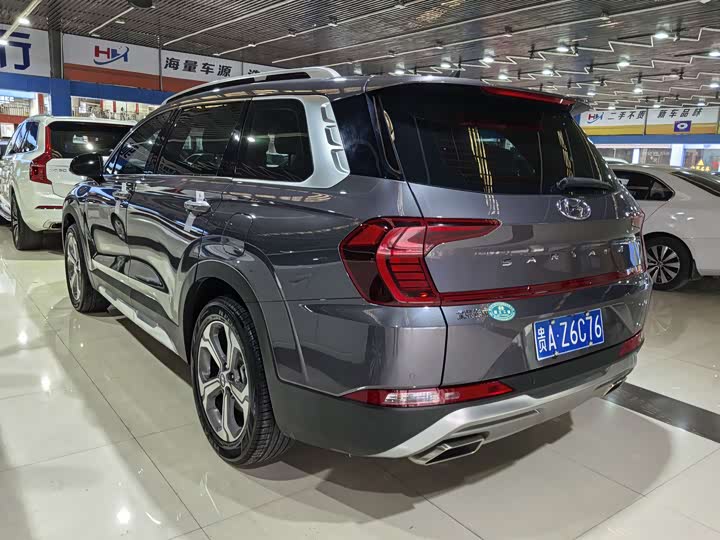 Фото 3 - Hyundai Santa Fe