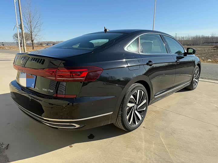 Фото 4 - Volkswagen Passat