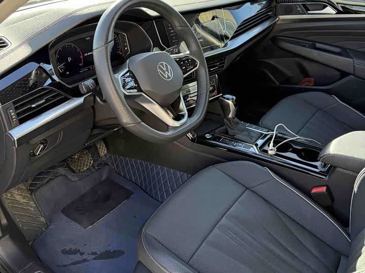 Фото 8 - Volkswagen Passat