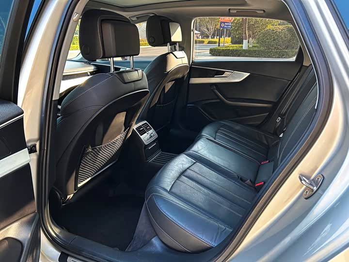 Фото 7 - Audi A4L