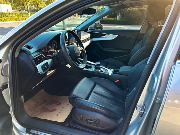 Фото 8 - Audi A4L