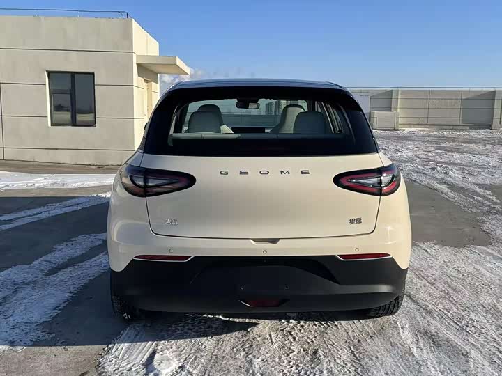 Фото 8 - Geely Galaxy Geome