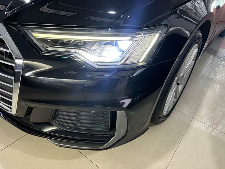 Фото 2 - Audi A6L