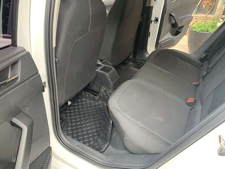 Фото 8 - Volkswagen Polo