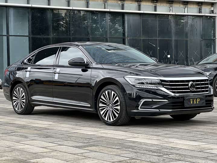 Фото 3 - Volkswagen Passat