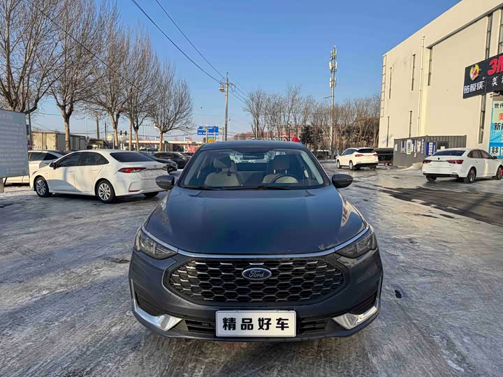 Фото 1 - Ford Escort