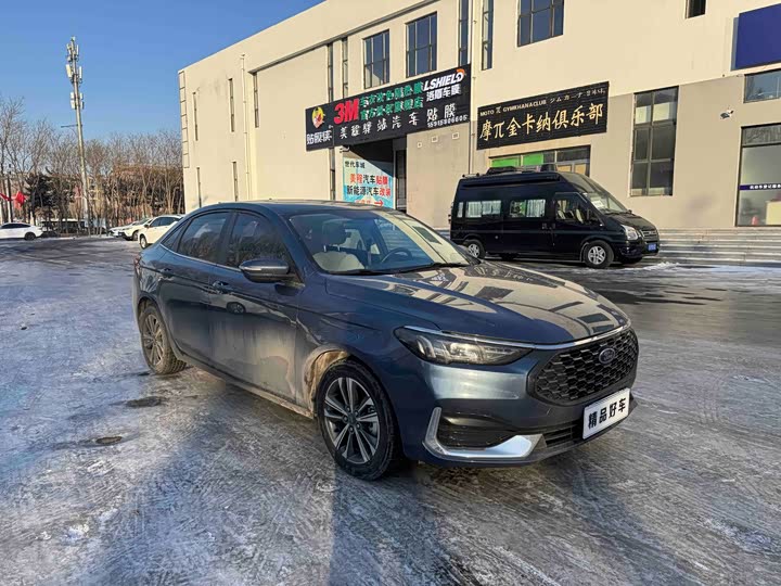 Фото 2 - Ford Escort