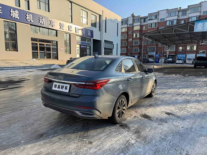 Фото 5 - Ford Escort