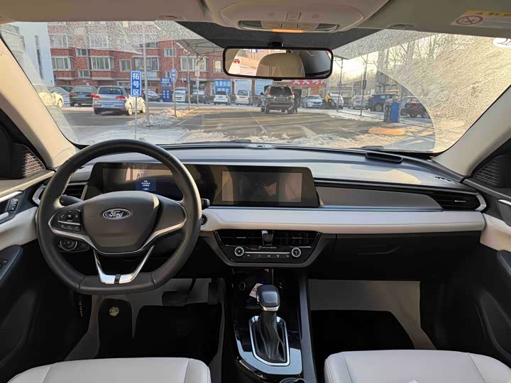 Фото 9 - Ford Escort